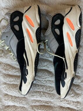 Adidas Yeezy Boost 700 Wave Runner